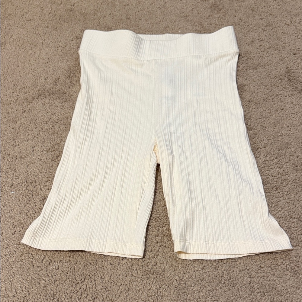 Noisy May Juniors Cream Biker Shorts Size S or Women’s XS